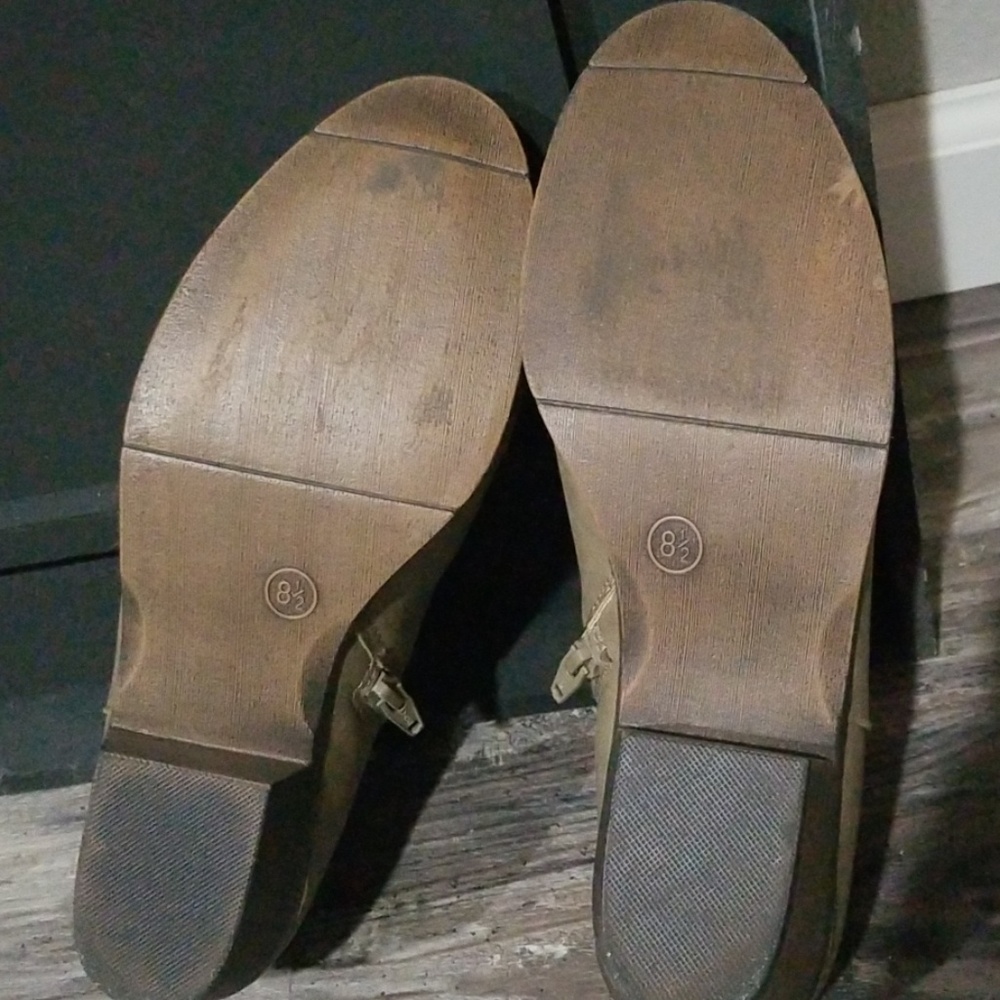 Booties - Picture 4 of 5